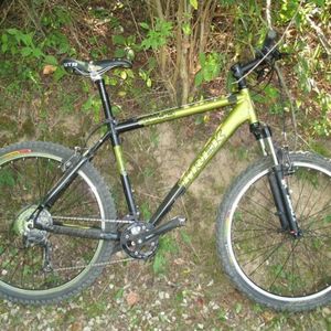 2008 Trek 4500 Green and Black