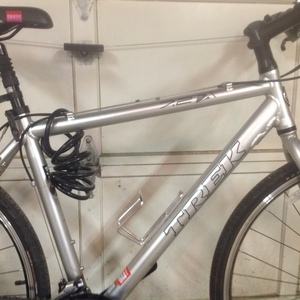 Trek 7.2 FX Silver, gray or bare metal