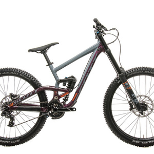 2018 SCOTT Gambler 720 Silver, gray or bare metal