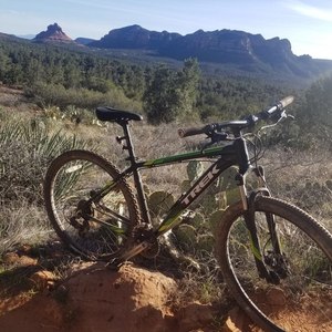 2020 Trek Marlin 6 Black