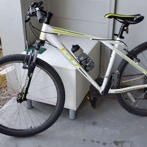2016 GT Bicycles Agressor 3.0 White and Green