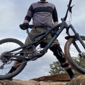 2017 Santa Cruz Bronson Black