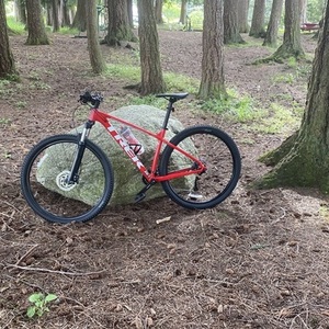 Trek Black