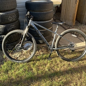 2020 Norco Bikes Storm 4 Medium Silver, gray or bare metal