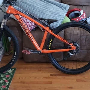 Conmencal Meta jr Orange