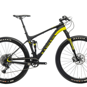 2018 Canyon bicycles Lux CF 9.0 Pro Race Team Black