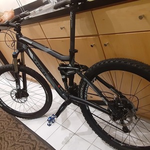2011 Trek Fuel EX 8 Black and Silver, gray or bare metal