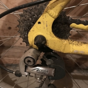 Land-Gear 8400 Yellow or Gold