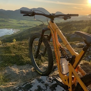 2017 Santa Cruz Hightower Orange