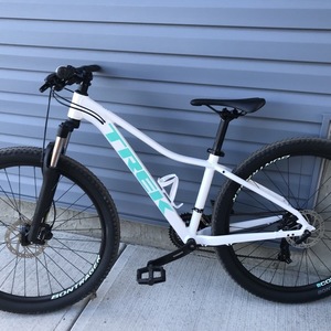 2019 Trek Marlin 5 White