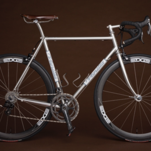 2009 Vanilla Silver, gray or bare metal