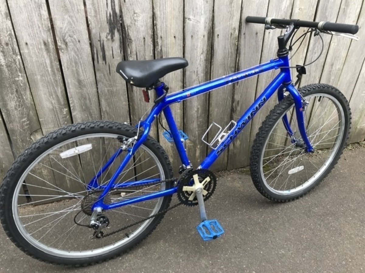 schwinn frontier men's bike