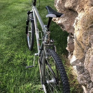 1994 Specialized Stumpjumper FSR Silver, gray or bare metal