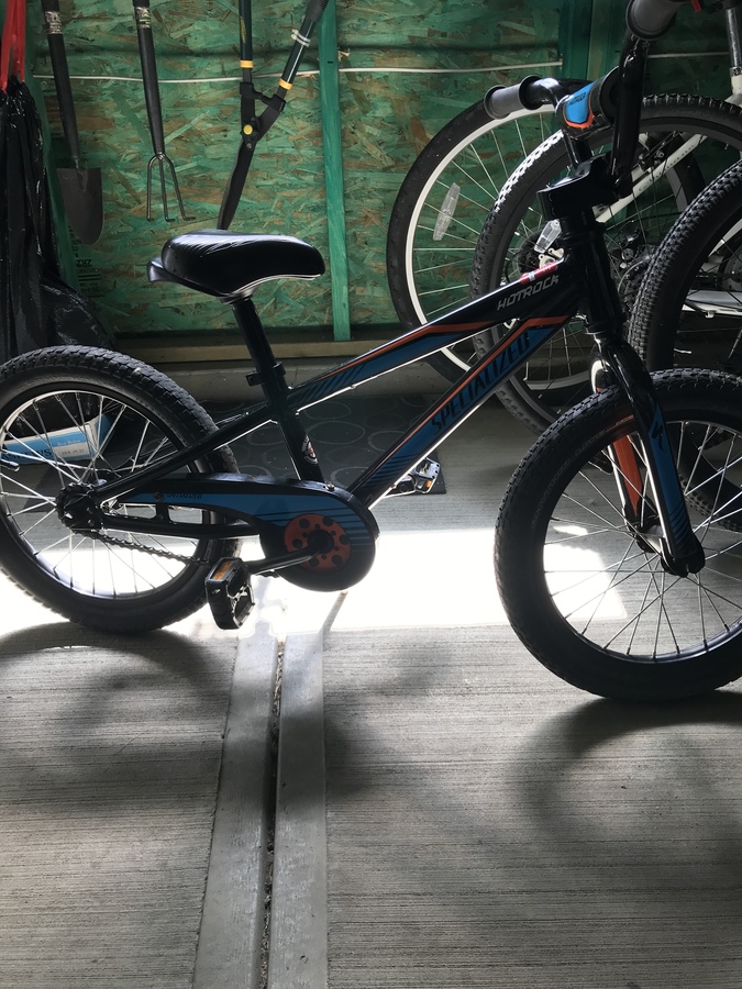 specialized hotrock 16 kickstand