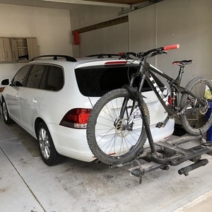 2017 Trek Remedy 8 Black and White