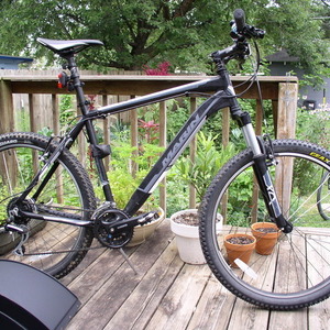 2013 Marin Bikes Pioneer Trail Black and White