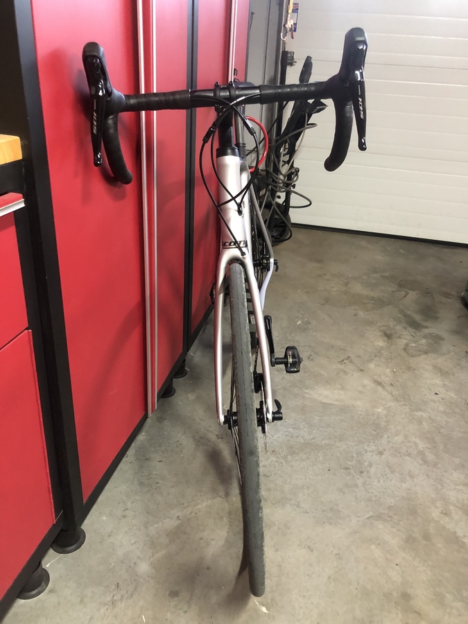 2020 SCOTT Addict 20 Endurance Road Bike