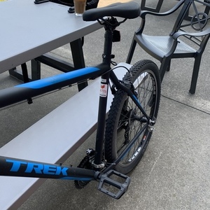 Trek 820 Black