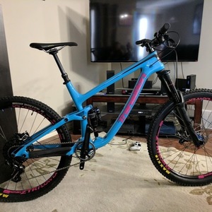 2016 Transition Bikes Patrol Carbon Blue and Pink