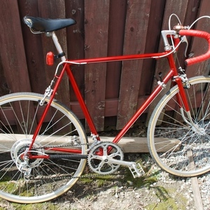 2015 Raleigh Men's road bicycle Red