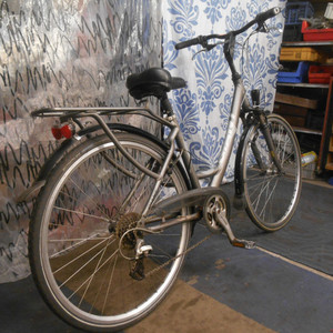 Giant Explorer Silver, gray or bare metal