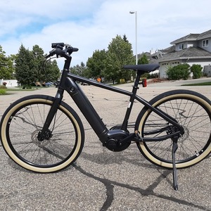 2020 GIANT BICYCLE CANADA Giant Transend E+ Electric Bike Medium Black