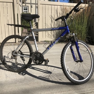 Trek 820