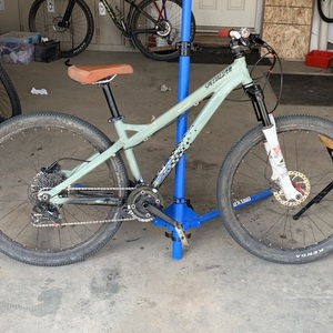 2020 Specialized M Green and Black