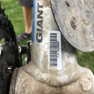 Giant Yukon Dk Blue Silver, gray or bare metal