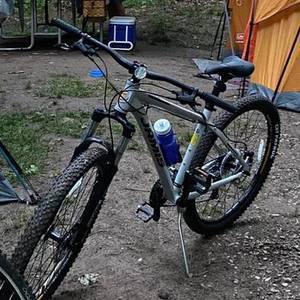 2020 Jamis 2020 Trail X A1 17 Ano Kinetic Grey Silver, gray or bare metal