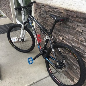 2010 Rocky Mountain Bicycles Element 10 Black and Blue