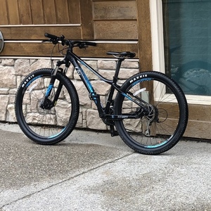 2018 Liv Tempt 3 Black and Blue