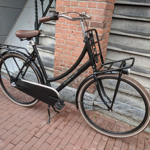 Cortina Cycles u4 Black