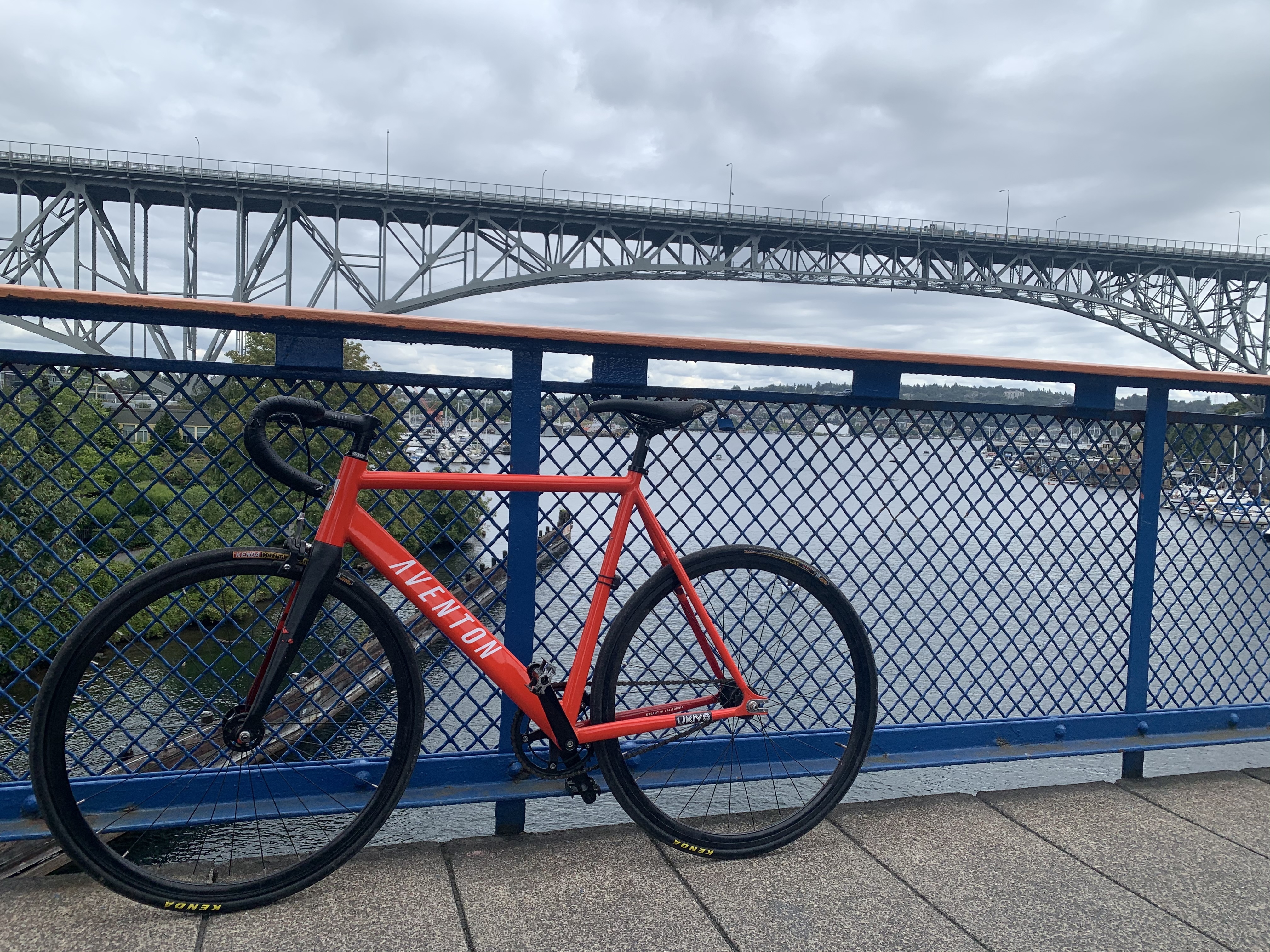 aventon cordoba orange