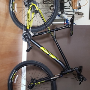 2020 GT Bicycles Avalanche Sport Black