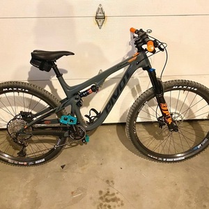 2020 Pivot Trail 429 Silver, gray or bare metal