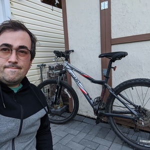 2010 Giant Yukon Silver, gray or bare metal