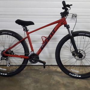 2021 Giant TALON 2 Red