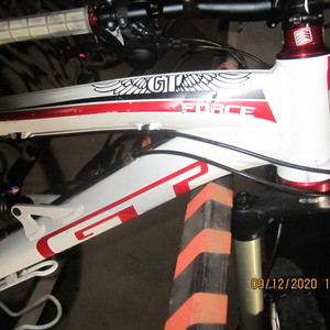 2011 GT Bicycles Full Suspension White