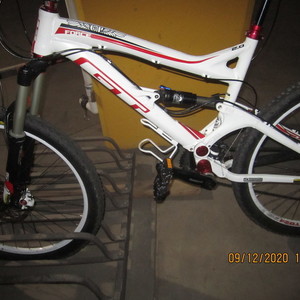 2011 GT Bicycles Full Suspension White