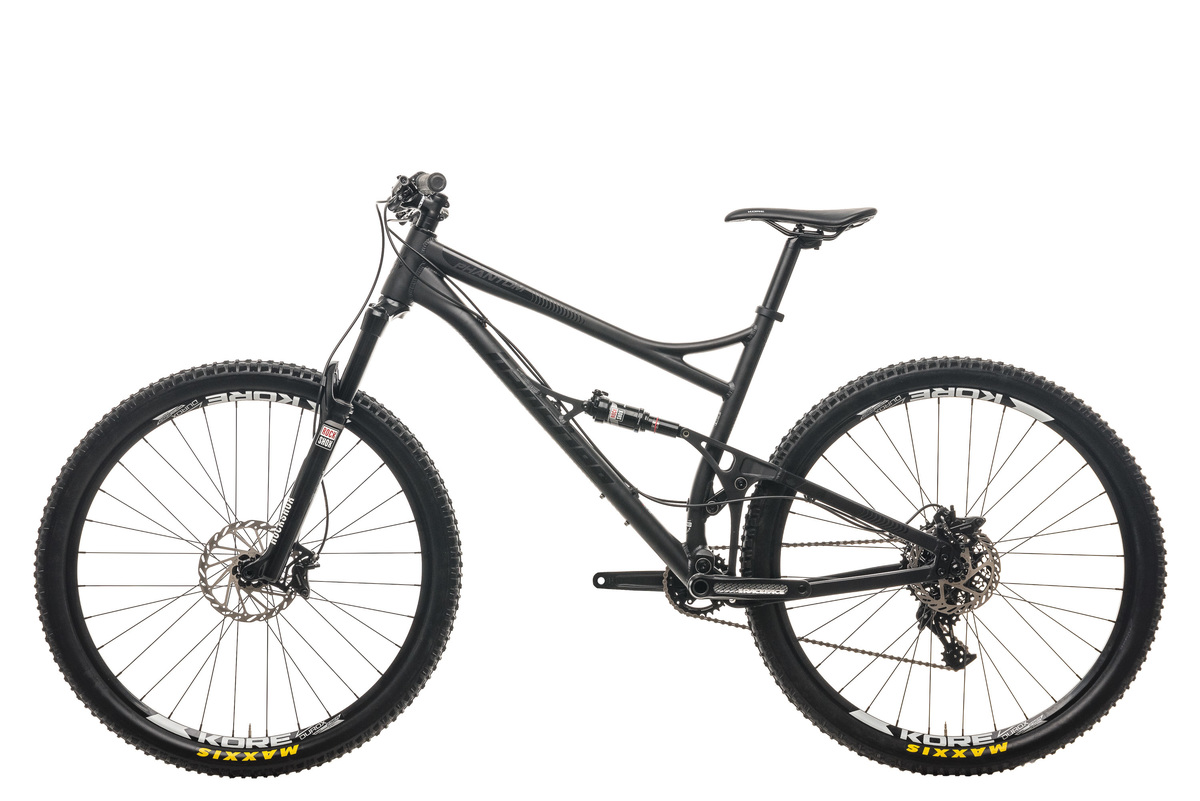 2017 Banshee Bikes Phantom V2