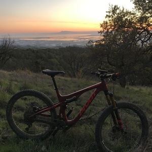 2018 Pivot Trail 429 Red