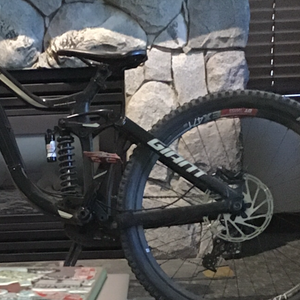 2018 Giant Glory Black