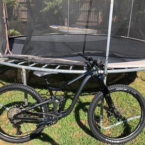 2021 Giant Medium Black and Silver, gray or bare metal