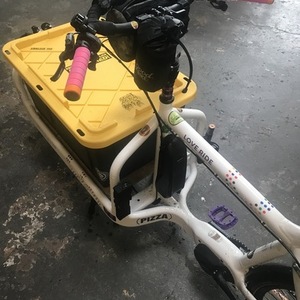 2020 Larry Vs Harry Bullitt "Love Ride" cargo bike (front storage) White and Stickers tape or oth...