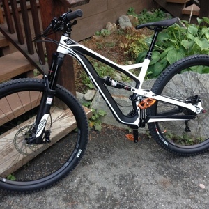 2017 YT Jeffsy White and Black