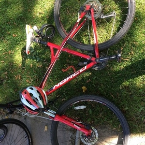 2012 Norco Bikes Charger 9.3 Red and White