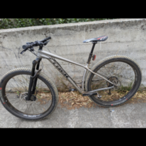 2018 Trek Stache 5 Silver, gray or bare metal
