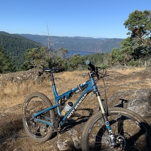 2016 Rocky Mountain Bicycles Altitude 750msl Blue