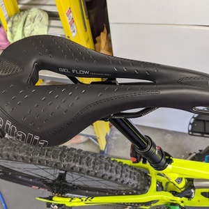 2017 Specialized Camber 29 Yellow or Gold